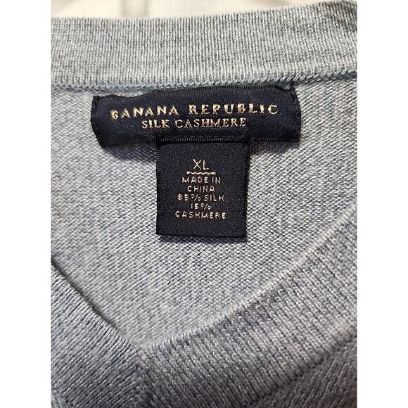 Banana Republic V-Neck Pullover Sweater, Men's Size XL, Cashmere Silk Light Blue - Picture 3 of 5